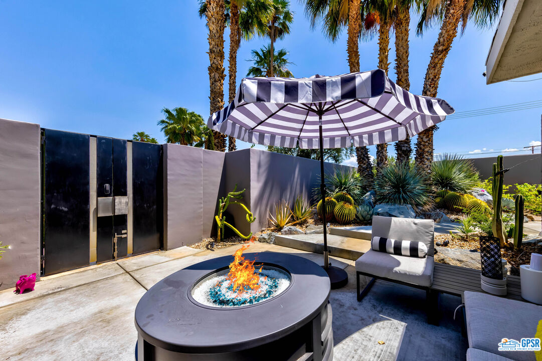 130 West Racquet Club Road, Unit 426 Palm Springs, CA 92262 - Photo 25 of 36 Gallery Image 25