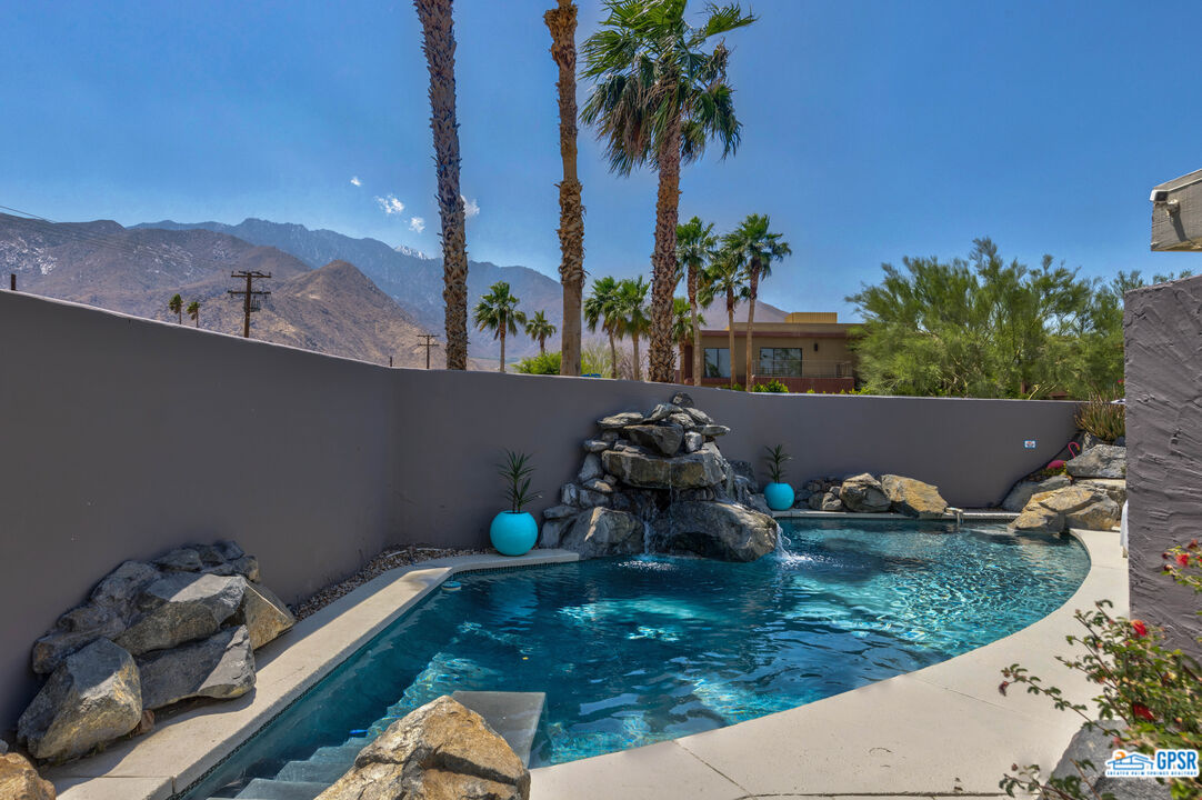 130 West Racquet Club Road, Unit 426 Palm Springs, CA 92262 - Photo 31 of 36 Gallery Image 31