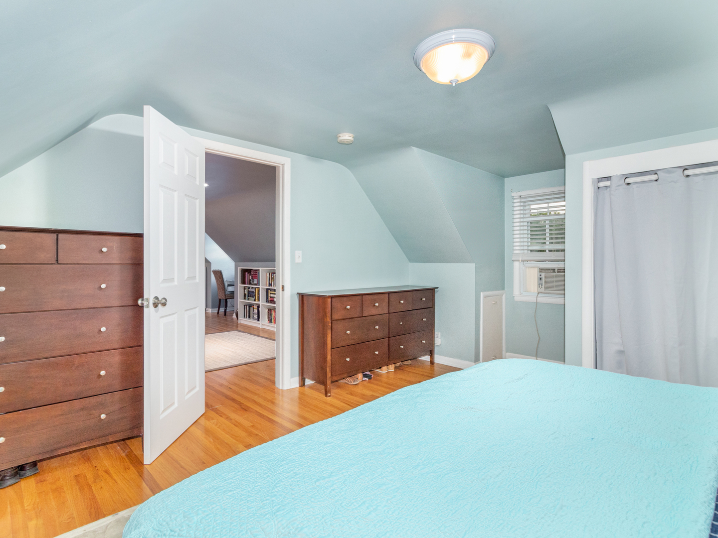 810 North Gary Avenue Wheaton, IL 60187 - Photo 30 of 36 a bedroom with a bed and a dresser