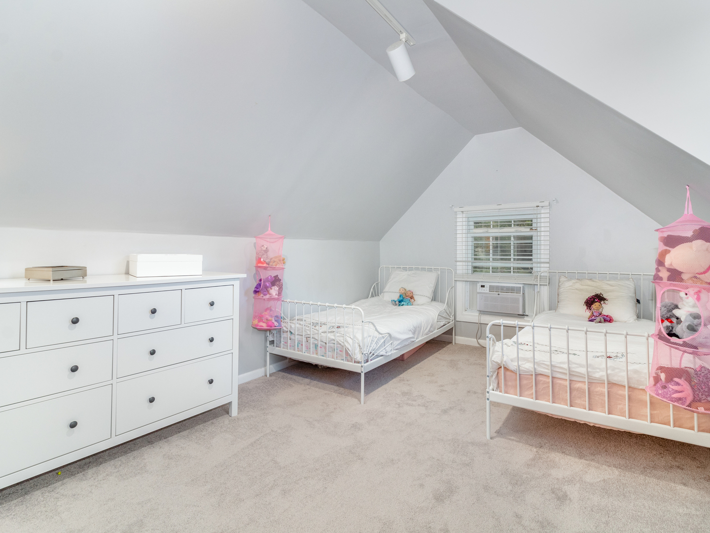 810 North Gary Avenue Wheaton, IL 60187 - Photo 33 of 36 a bedroom with a baby bed dresser and a baby crib