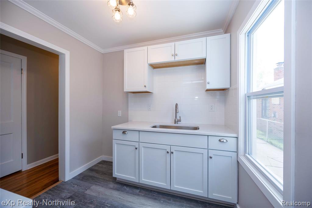 423 Campbell Street River Rouge, MI 48218 - Photo 10 of 32