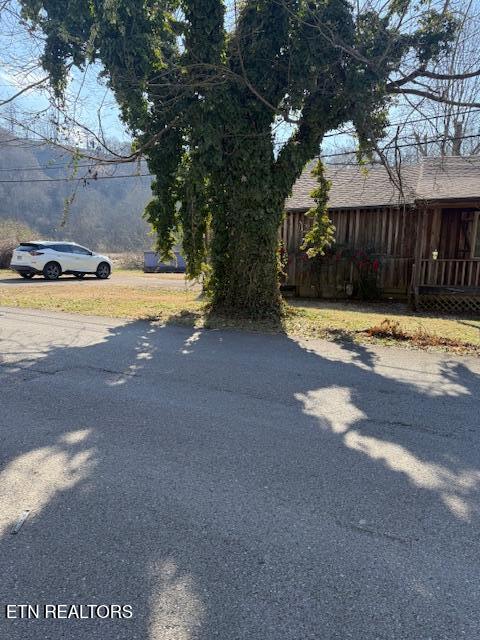 320 Hicks Street Athens, TN 37303 - Photo 3 of 26 IMG_7541