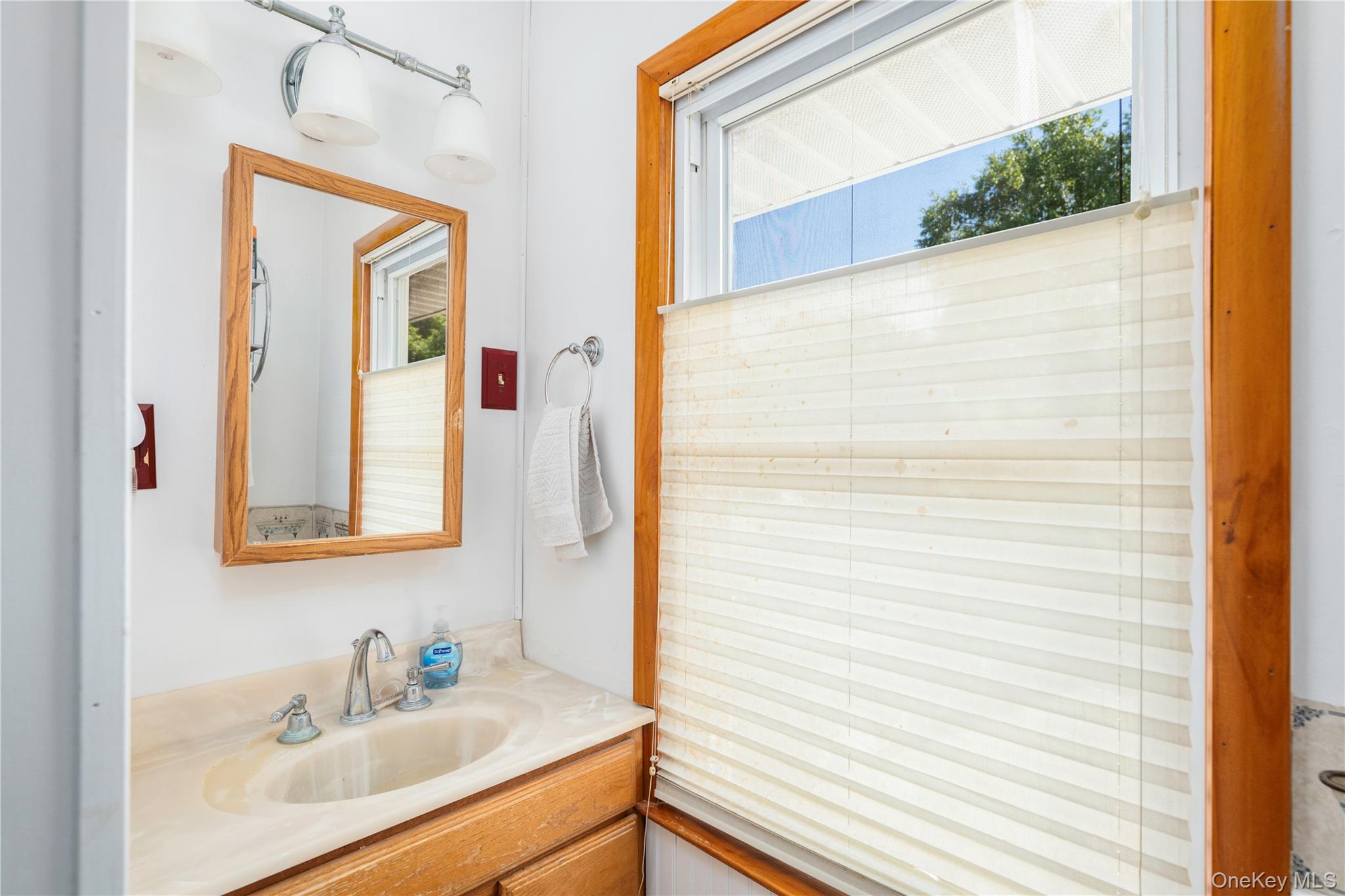 119 Rombout Avenue Beacon, NY 12508 - Photo 20 of 28 Second floor full bathroom