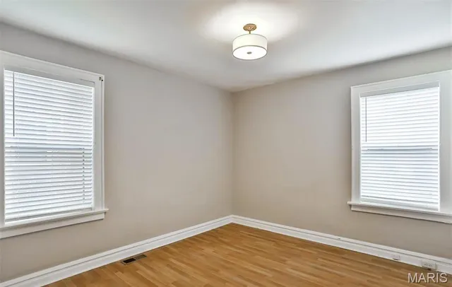 $1,550 | 7125 Dartmouth Avenue, University City, MO 63130