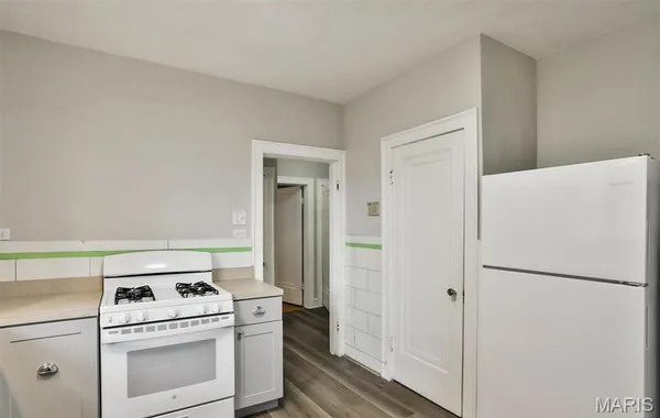 $1,550 | 7125 Dartmouth Avenue, University City, MO 63130