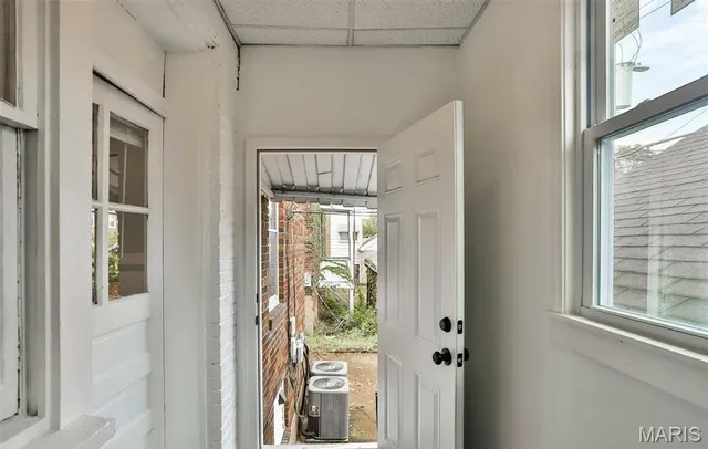 $1,550 | 7125 Dartmouth Avenue, University City, MO 63130