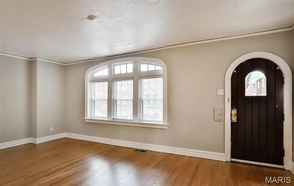 $1,550 | 7125 Dartmouth Avenue, University City, MO 63130