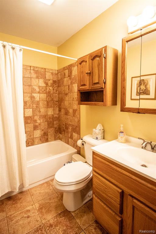 2142 West Ray Road Fenton, MI 48430 - Photo 35 of 52