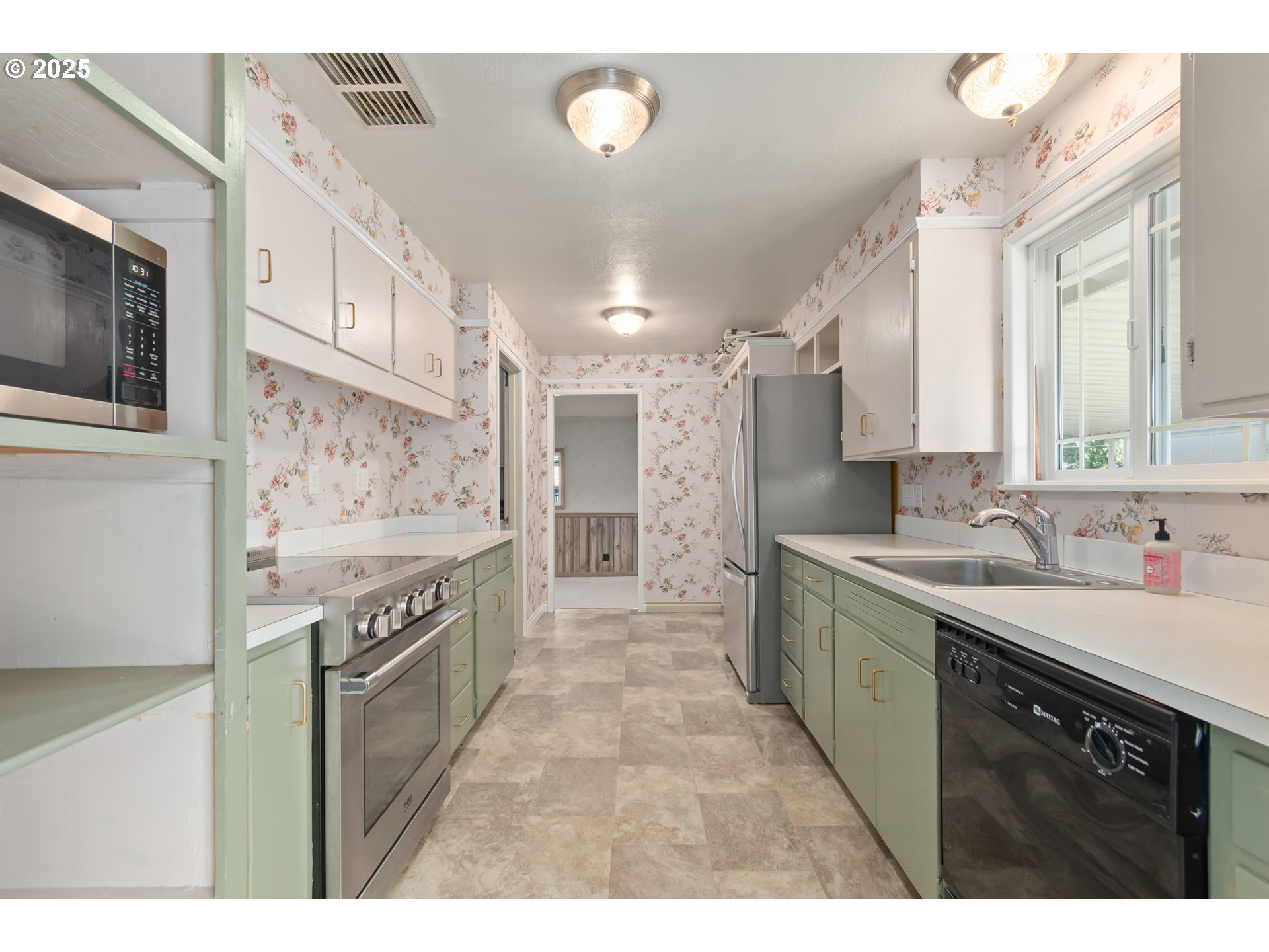 1047 Baxter Street Eugene, OR 97402 - Photo 14 of 45