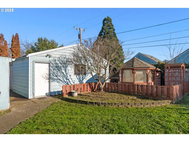 $410,000 | 1047 Baxter Street, Eugene, OR 97402