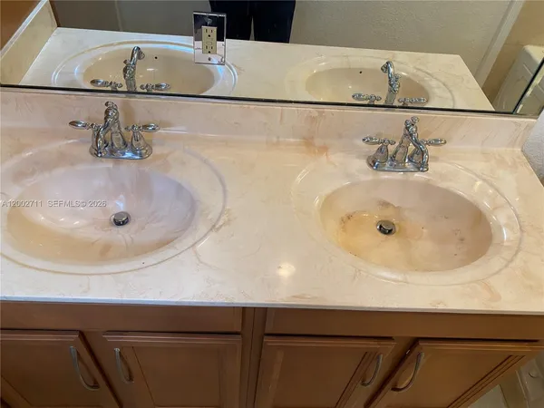 $1,700 | 2471 Southwest 82nd Avenue, Unit 207, Davie, FL 33324