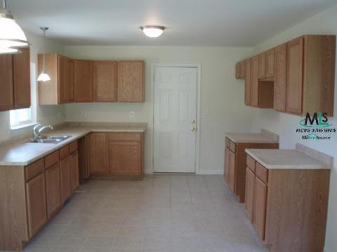 9542 Amy Road Algonac, MI 48001 - Photo 6 of 9 513948-5.JPG