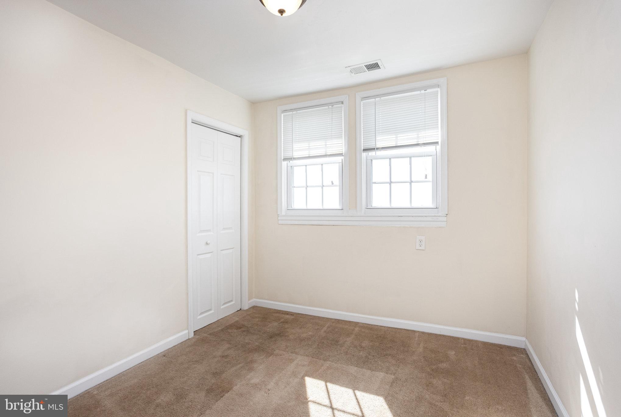 505 47th Street Baltimore, MD 21224 - Photo 32 of 41 an empty room with windows