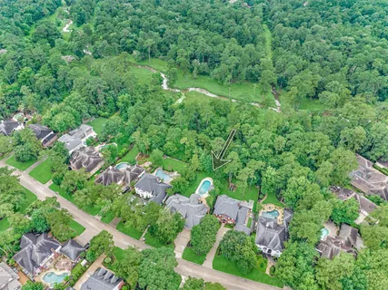 $1,100,000 | 168 West Shadowpoint Circle, The Woodlands, TX 77381
