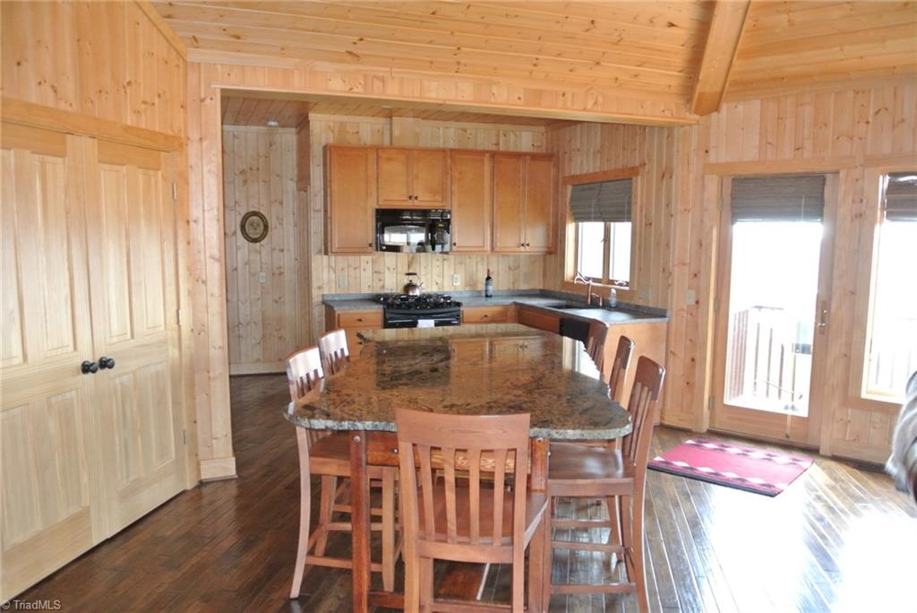 4661 Staghorn Road Purlear, NC 28665 - Photo 12 of 28