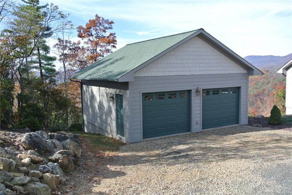 4661 Staghorn Road Purlear, NC 28665 - Photo 5 of 28