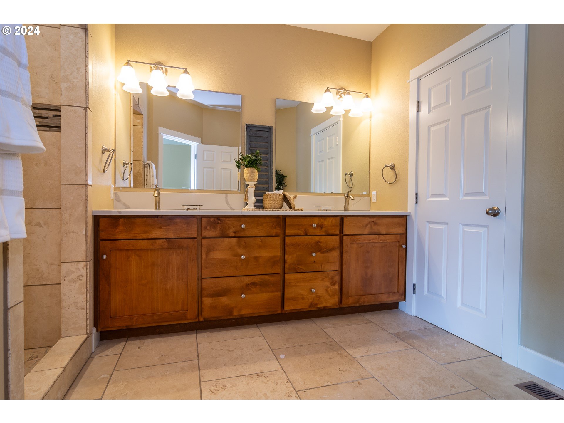 724 Divot Loop Sutherlin, OR 97479 - Photo 16 of 26 Gallery Image 16