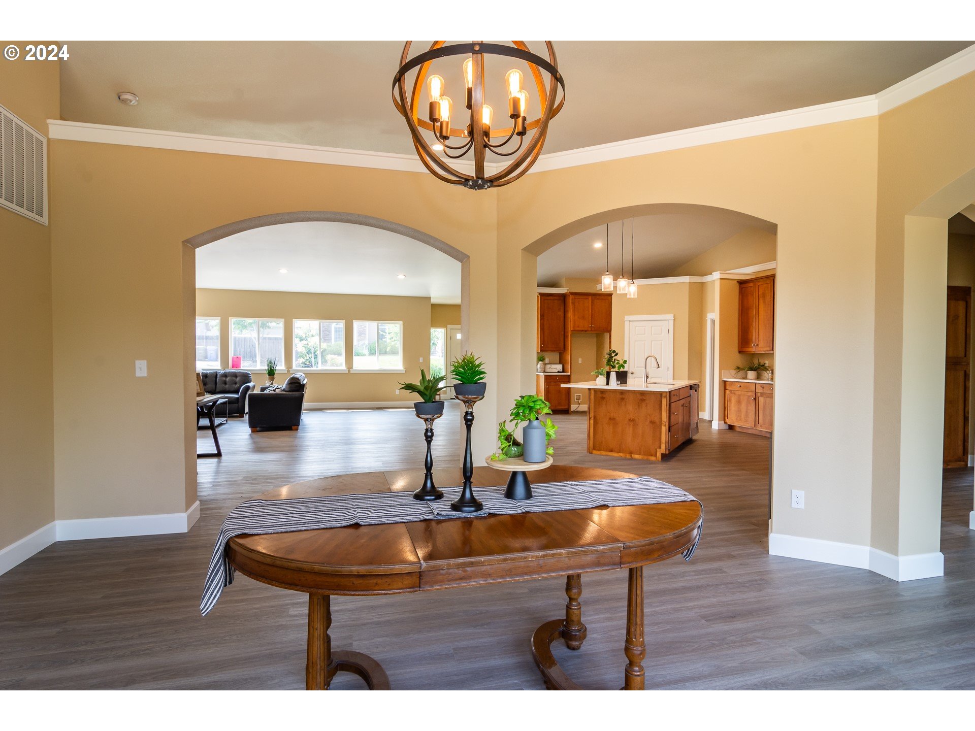 724 Divot Loop Sutherlin, OR 97479 - Photo 8 of 26 Gallery Image 8
