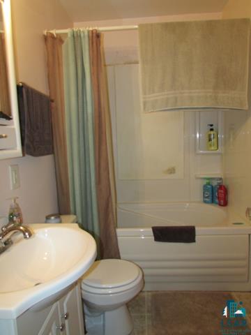 4702 Oneida Street Duluth, MN 55804 - Photo 5 of 12 Gallery Image 5