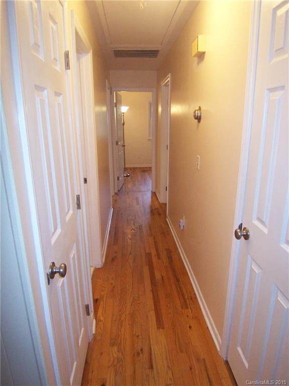 83 Pressley Road Asheville, NC 28805 - Photo 5 of 12 Gallery Image 5
