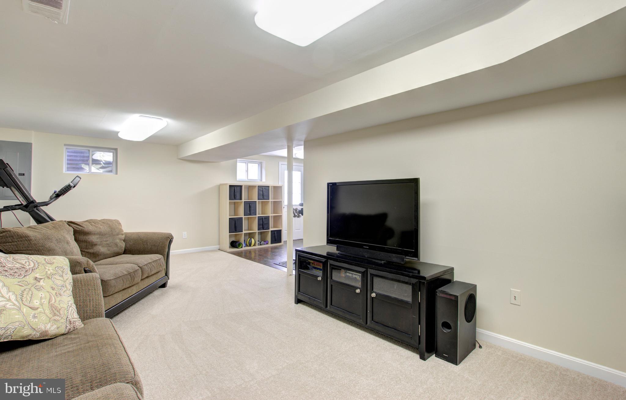 8900 Cromwell Drive Springfield, VA 22151 - Photo 15 of 40