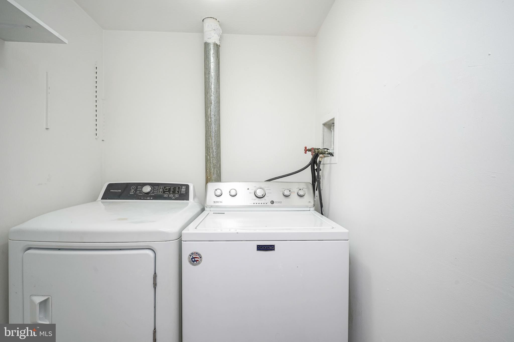133 Willow Turn Mount Laurel, NJ 08054 - Photo 19 of 24 a utility room with dryer and washer