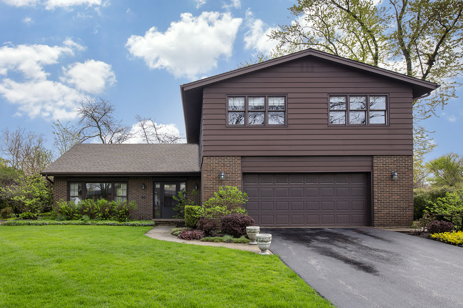 15 Ellendale Road Deerfield, IL 60015 - Photo 1 of 12