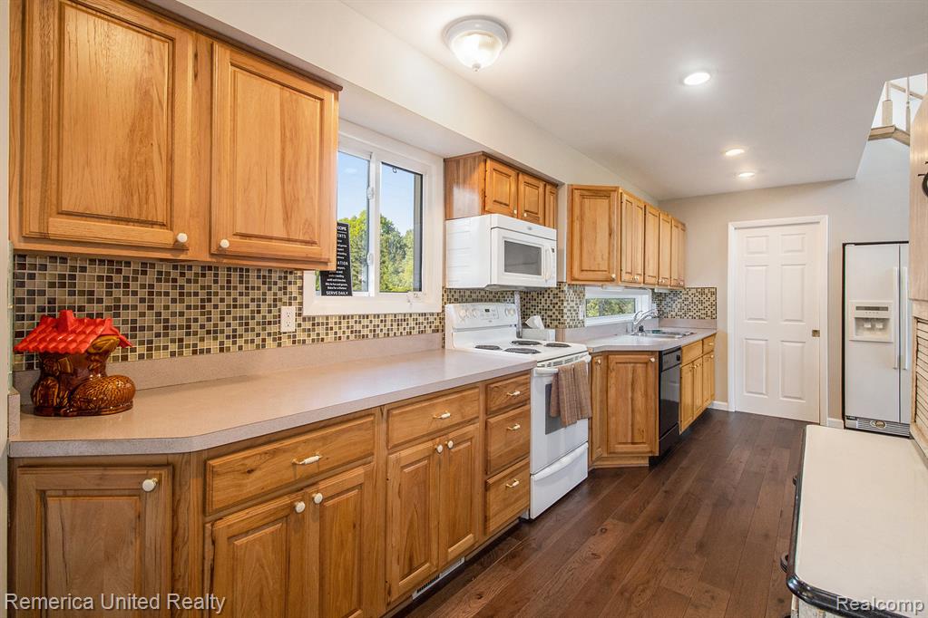 400 East Schafer Road Pinckney, MI 48169 - Photo 14 of 39