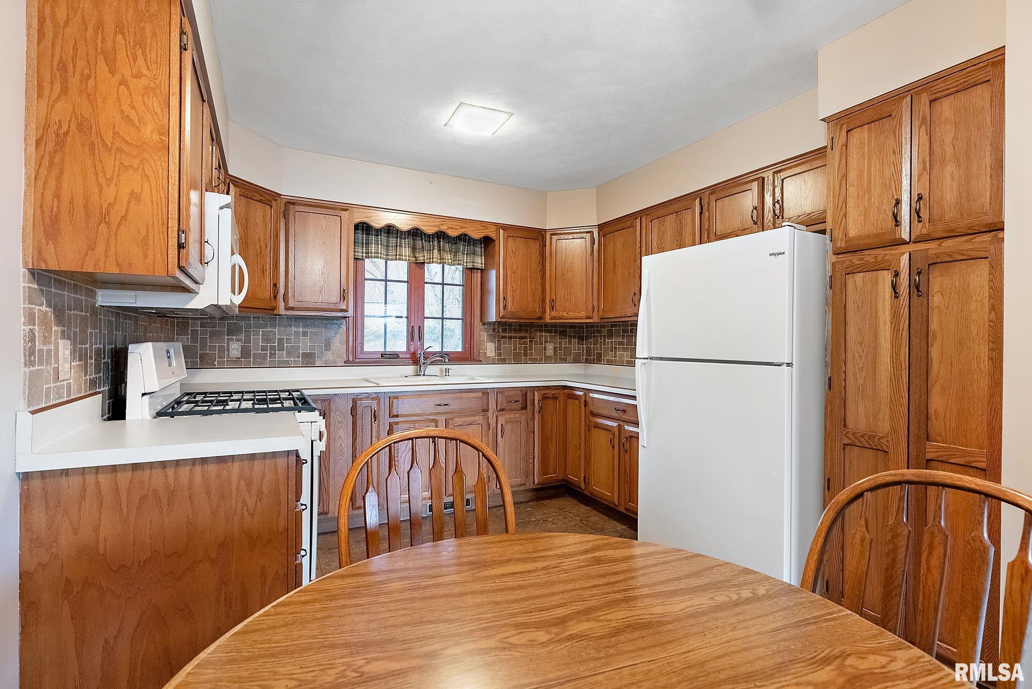 14029 78th Avenue West Taylor Ridge, IL 61284 - Photo 12 of 23 Gallery Image 12