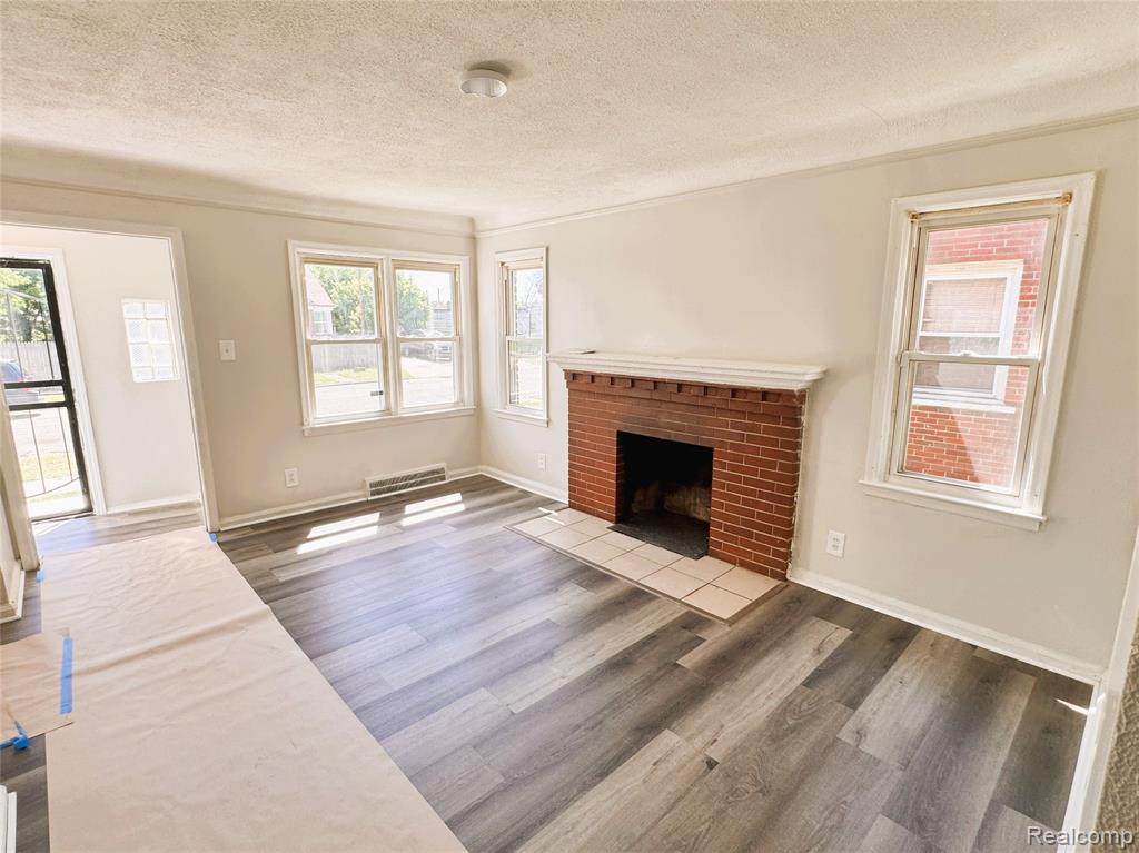 8835 Whitcomb Detroit, MI 48228 - Photo 7 of 22 Gallery Image 7