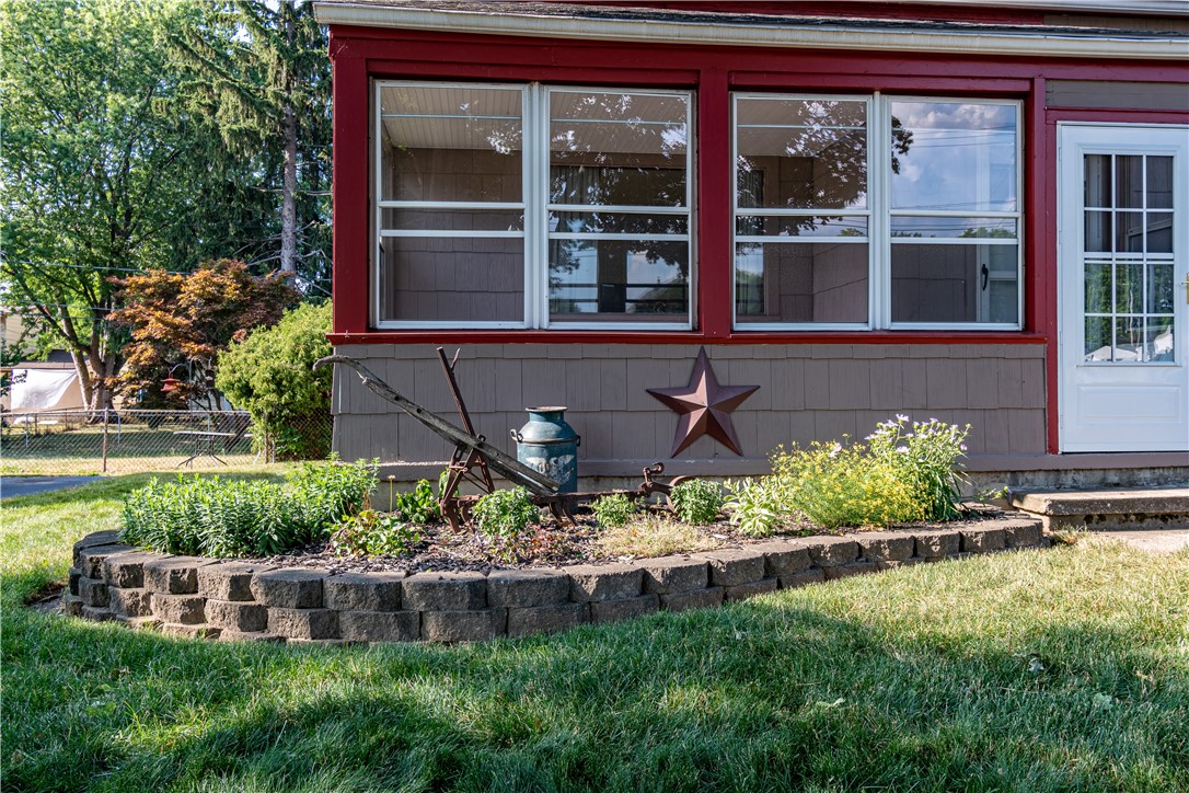 232 Dorsey Road Greece, NY 14616 - Photo 3 of 32