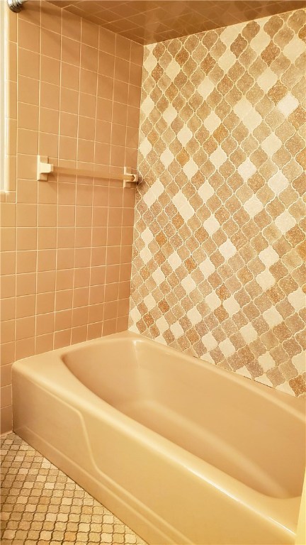 102 Deerfield Road Cranston, RI 02920 - Photo 13 of 25