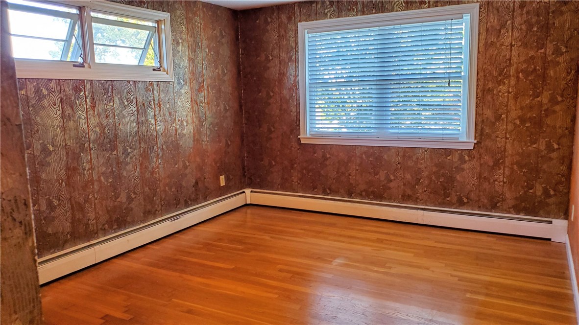 102 Deerfield Road Cranston, RI 02920 - Photo 7 of 25