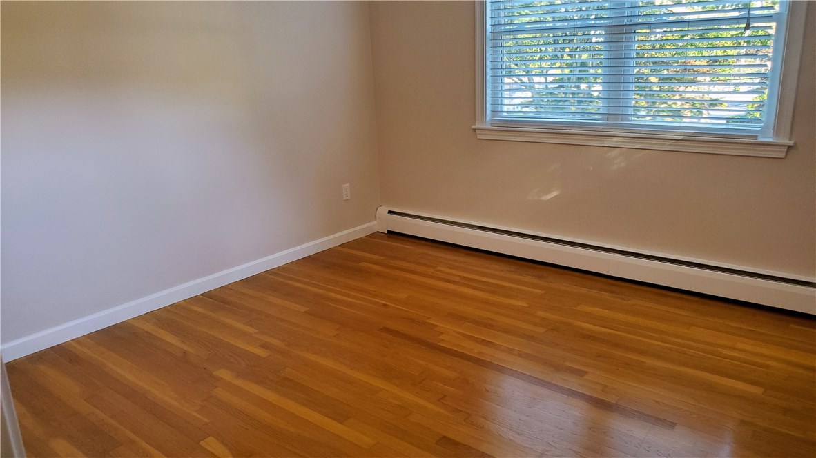 102 Deerfield Road Cranston, RI 02920 - Photo 10 of 25