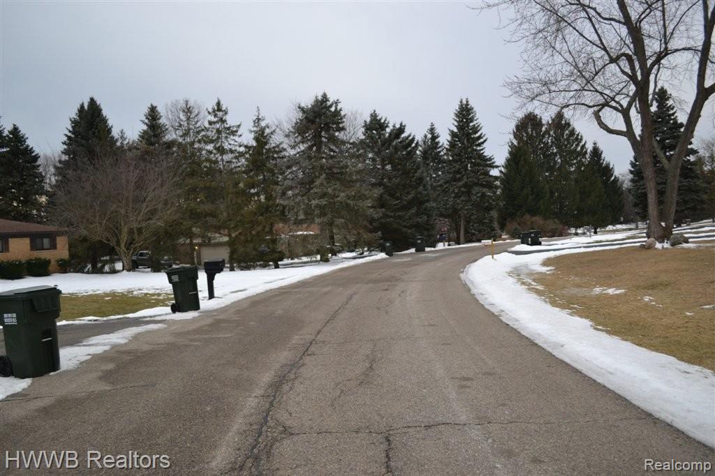 2765 Rhineberry Road Rochester, MI 48309 - Photo 20 of 25 20-Curb Appeal!.JPG