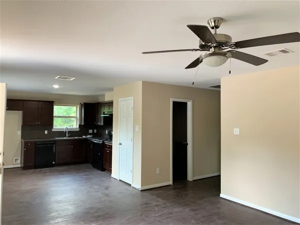 $1,530 | 429 North Carolina Street, Houston, TX 77029