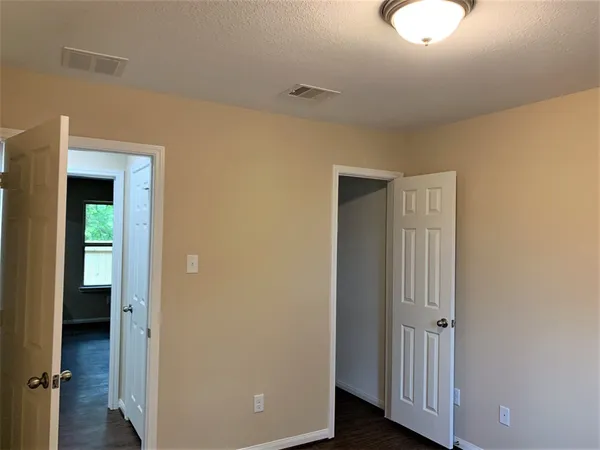 $1,530 | 429 North Carolina Street, Houston, TX 77029