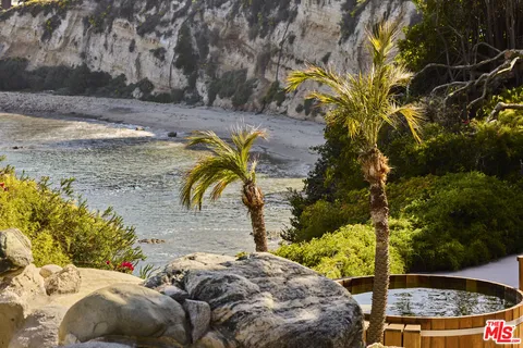 $110,000,000 | 6962 Wildlife Road, Malibu, CA 90265