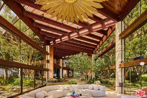 $110,000,000 | 6962 Wildlife Road, Malibu, CA 90265