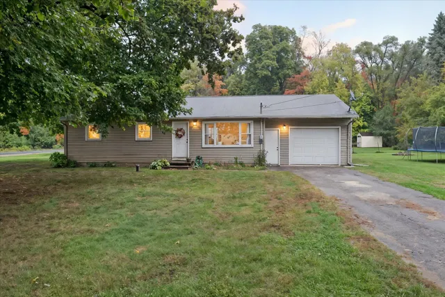 $208,000 | 13017 Brockway Drive, Vicksburg, MI 49097