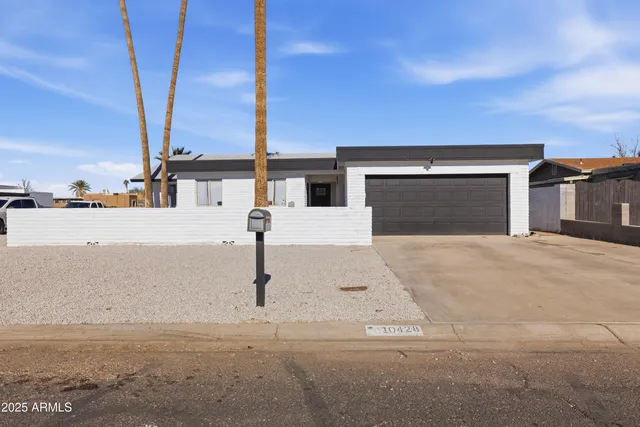 $425,000 | 10428 West Calle De Plata, Phoenix, AZ 85037