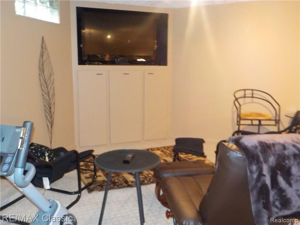 46594 Maben Road Canton, MI 48187 - Photo 31 of 33 DSCN1947.JPG