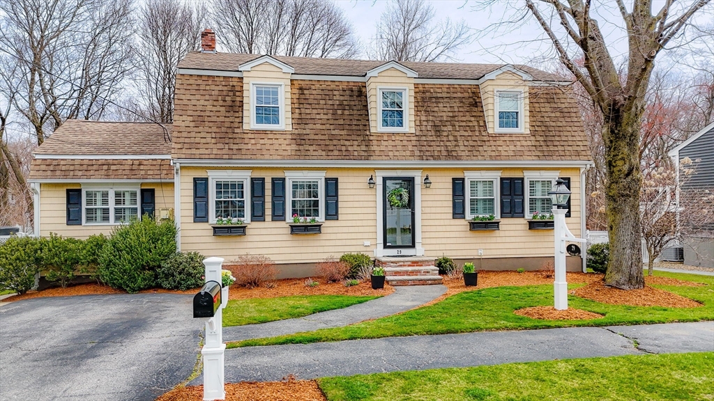 29 Riverside Drive Reading, MA 01867 - Photo 1 of 42 Gallery Image 1
