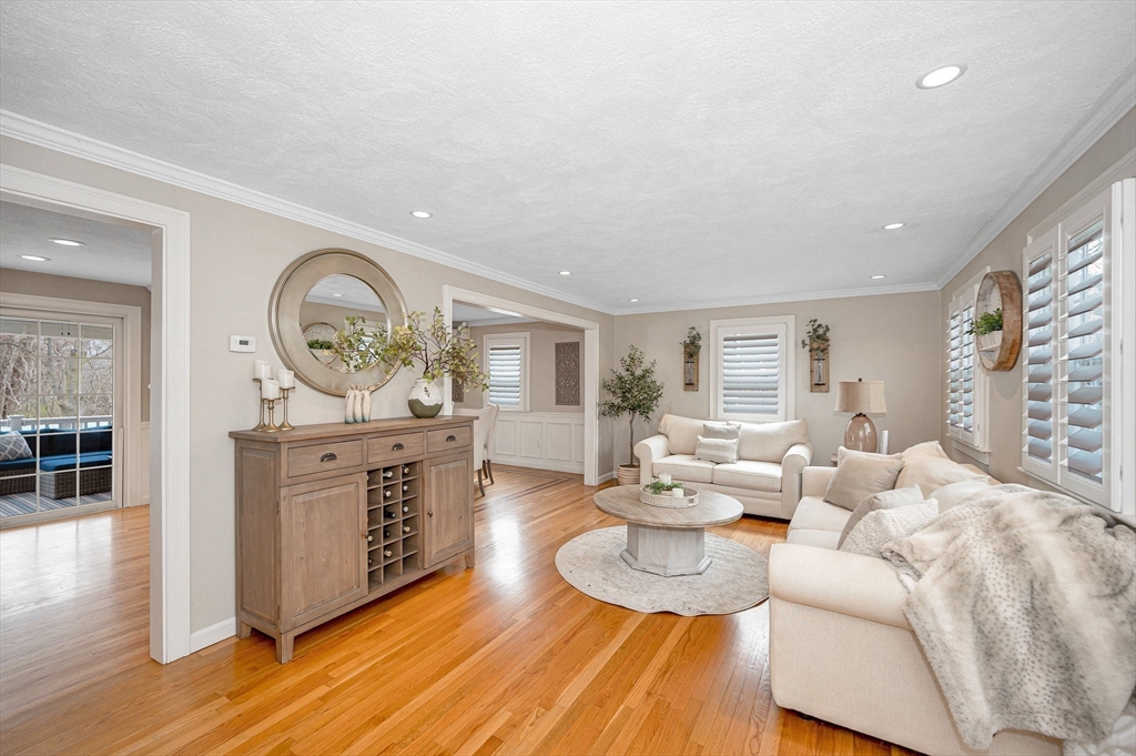 29 Riverside Drive Reading, MA 01867 - Photo 12 of 42 Gallery Image 12