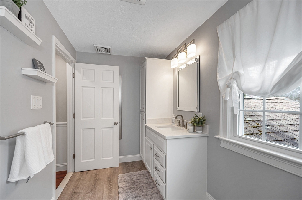 29 Riverside Drive Reading, MA 01867 - Photo 27 of 42 Gallery Image 27