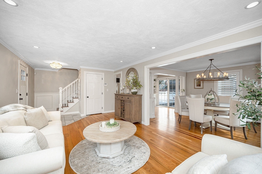 29 Riverside Drive Reading, MA 01867 - Photo 3 of 42 Gallery Image 3