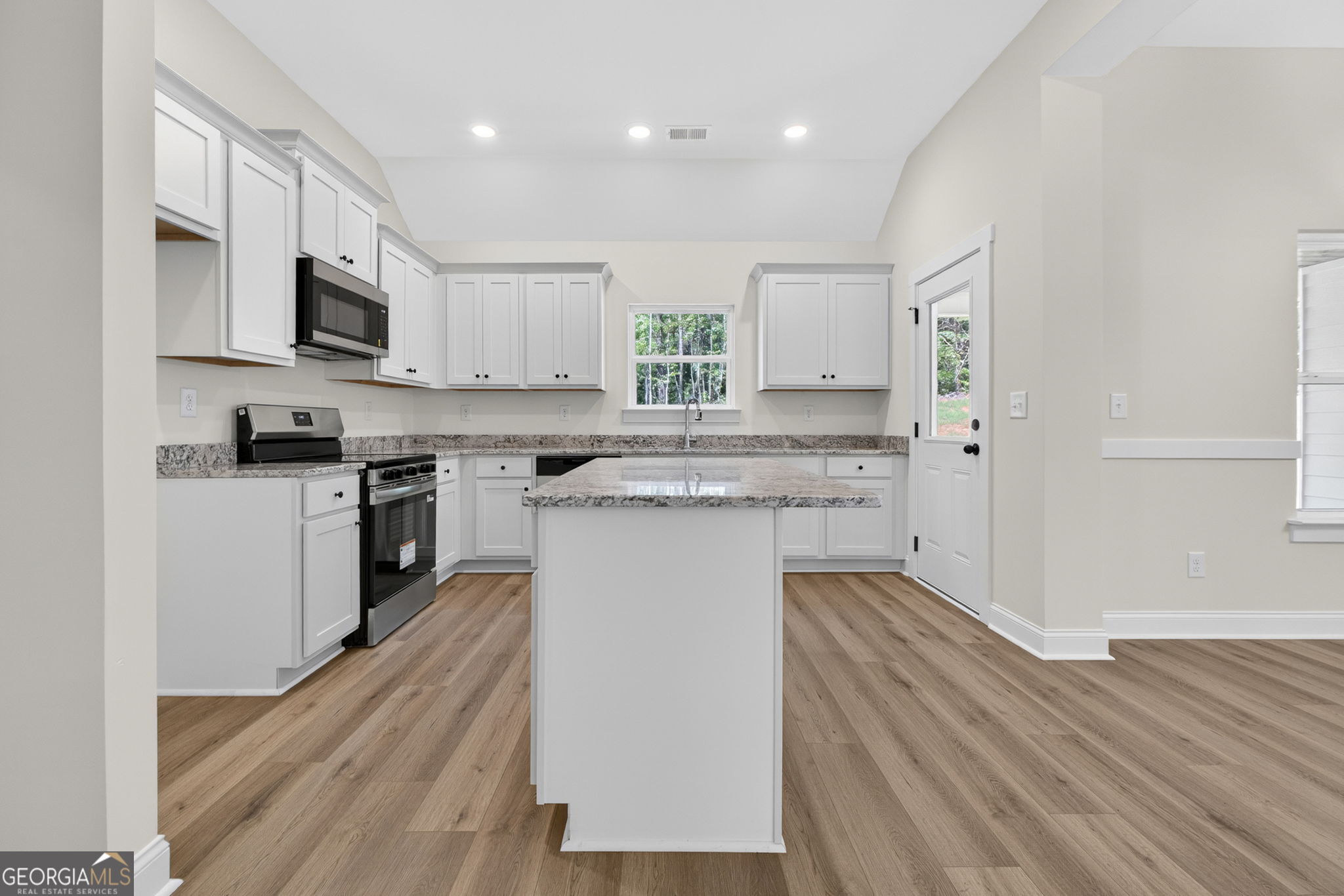 271 Russellville Road Forsyth, GA 31029 - Photo 7 of 34