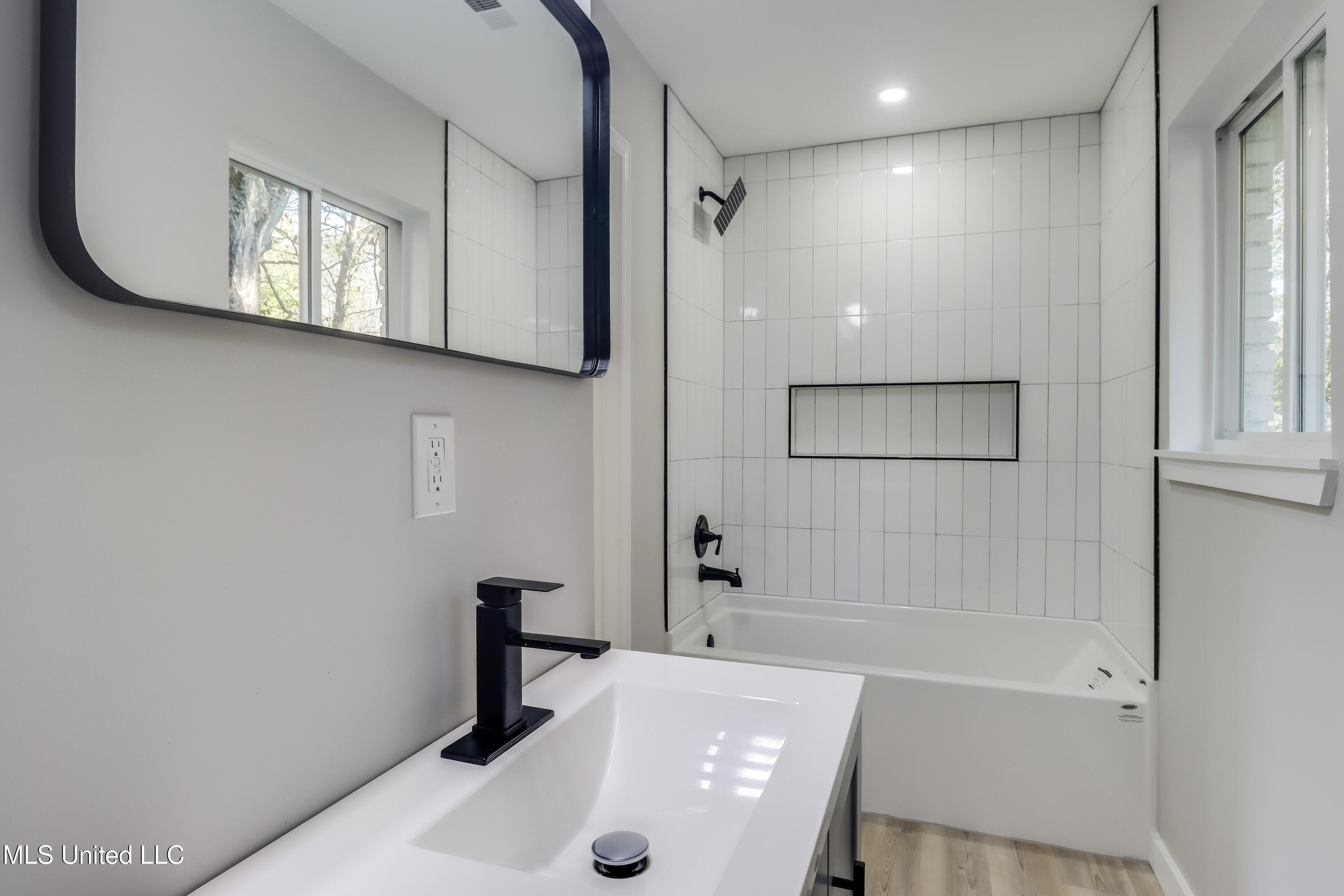 5709 Meadowview Drive Moss Point, MS 39562 - Photo 15 of 19 Photo Dec 10 2025, 3 40 00 PM (2)