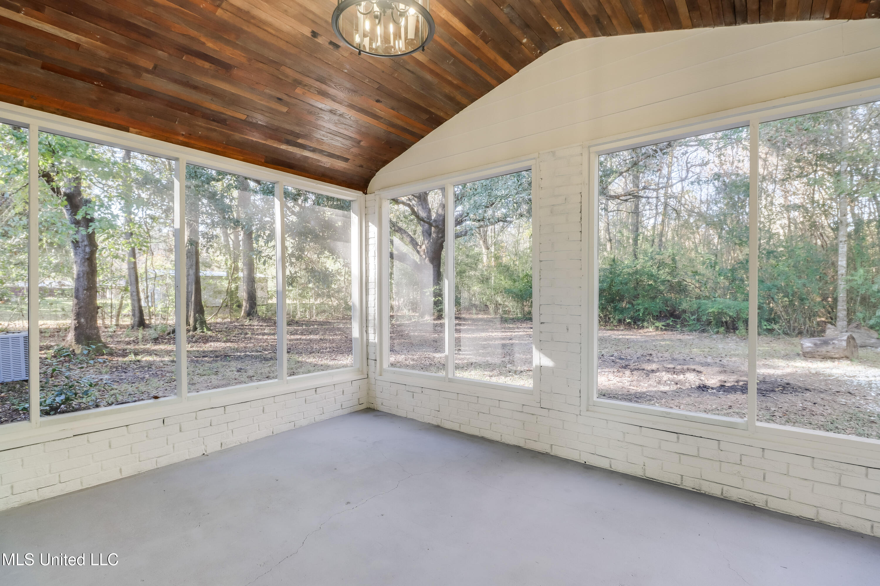 5709 Meadowview Drive Moss Point, MS 39562 - Photo 8 of 19 Photo Dec 10 2025, 3 36 59 PM (2)