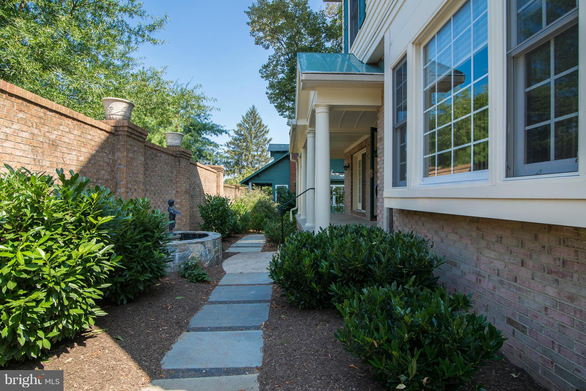831 Woodside Parkway Silver Spring, MD 20910 - Photo 7 of 30 Exterior (Front)